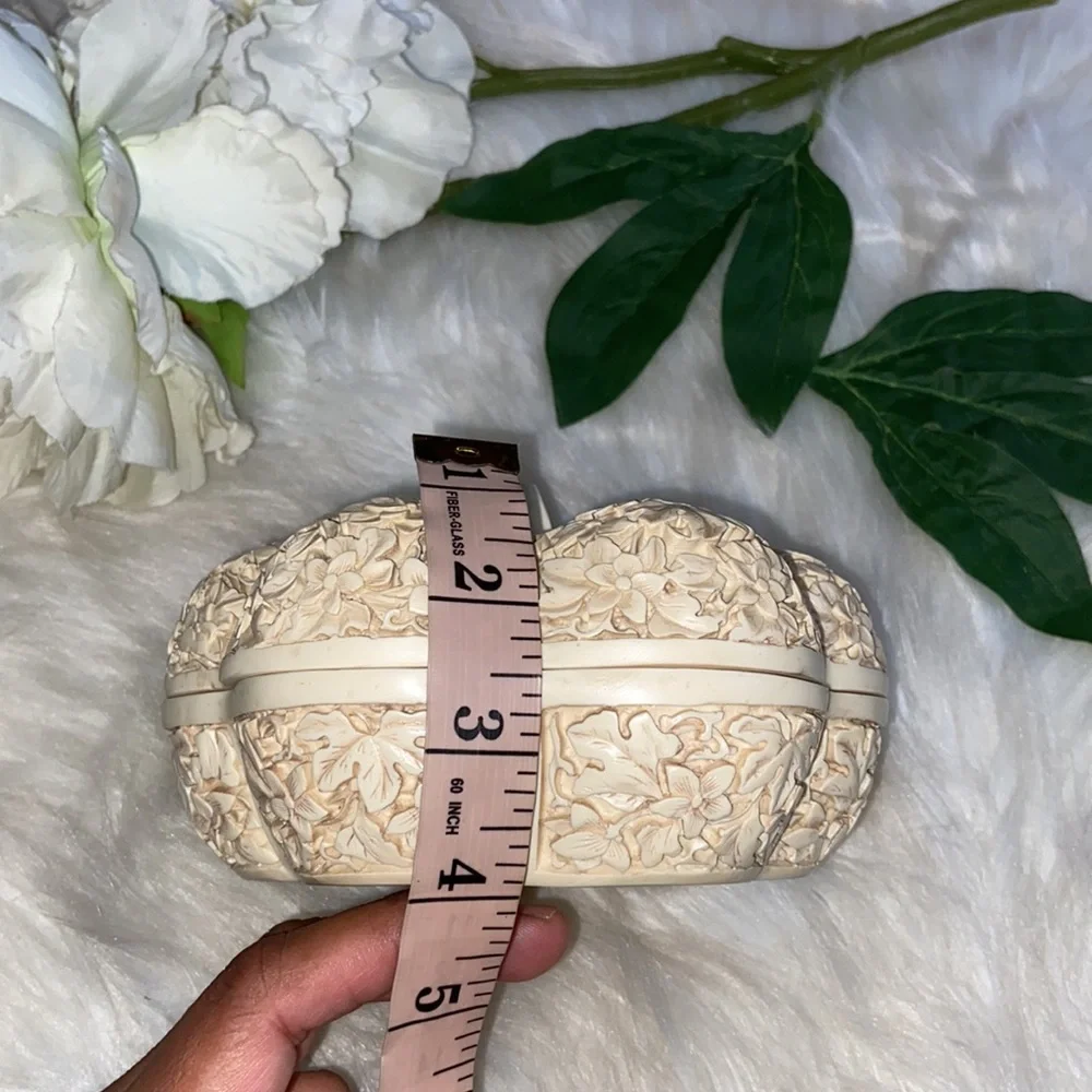 Vintage Floral Carved Ivory Dynasty Pumpkin Jewelry Box Trinket Tray